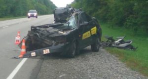 Страшное ДТП на Чуйском тракте: такси столкнулось с грузовиком, двое погибших