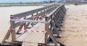 В Кош-Агаче возникла угроза подтопления, размыта дорога на Беляши В Кош-Агаче возникла угроза подтопления, размыта дорога на Беляши