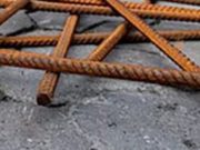 Заключенные до полусмерти избили ночью железными прутами спящего сокамерника Заключенные до полусмерти избили ночью железными прутами спящего сокамерника