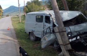 Рано утром пьяный водитель врезался в опору ЛЭП в Черном Ануе Рано утром пьяный водитель врезался в опору ЛЭП в Черном Ануе