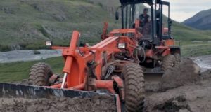 Дорожники убрали селевые потоки с дороги Кош-Агач – Беляши