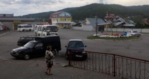 На перекрестке возле Старого музея столкнулись автомобили