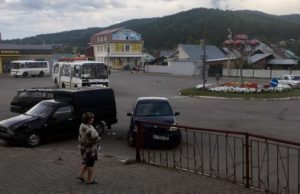 На перекрестке возле Старого музея столкнулись автомобили На перекрестке возле Старого музея столкнулись автомобили