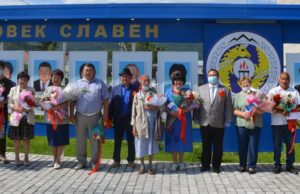 В Онгудае обновили Доску почета и наградили выдающихся жителей района В Онгудае обновили Доску почета и наградили выдающихся жителей района