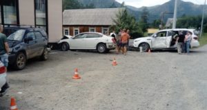 Пьяный водитель из Новосибирска протаранил четыре машины в Усть-Семе