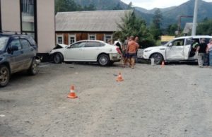 Пьяный водитель из Новосибирска протаранил четыре машины в Усть-Семе
