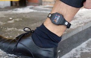 Четыре электронных браслета испортили осужденные с начала года Четыре электронных браслета испортили осужденные с начала года