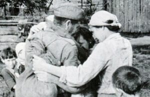 «Кругом чистота и уют ожидают желанных гостей». Как на Алтае в 1945-м встречали фронтовиков «Кругом чистота и уют ожидают желанных гостей». Как на Алтае в 1945-м встречали фронтовиков