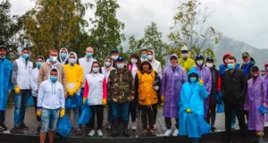 Молодогвардейцы провели субботник на перевале Чике-Таман