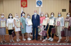 Олег Хорохордин встретился со стобалльниками и их учителями Олег Хорохордин встретился со стобалльниками и их учителями
