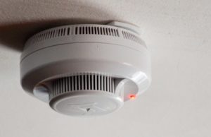 В Майминском районе установили 235 пожарных извещателей с GSM-модулем В Майминском районе установили 235 пожарных извещателей с GSM-модулем