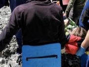 Туристка упала в расщелину в горах и сломала руку Туристка упала в расщелину в горах и сломала руку