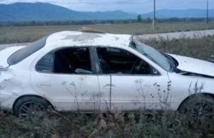 Ночью перевернулась Toyota Sprinter: водитель сбежал, пассажир в больнице Ночью перевернулась Toyota Sprinter: водитель сбежал, пассажир в больнице