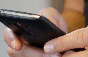 Женщину оштрафовали за оскорбительное сообщение в WhatsApp Женщину оштрафовали за оскорбительное сообщение в WhatsApp