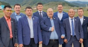 Независимые от избирателей? Зачем депутатская фракция приезжала в Онгудай