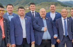 Независимые от избирателей? Зачем депутатская фракция приезжала в Онгудай Независимые от избирателей? Зачем депутатская фракция приезжала в Онгудай