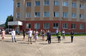 «Врачи мира за мир»: волонтеры провели акцию для медработников «Врачи мира за мир»: волонтеры провели акцию для медработников