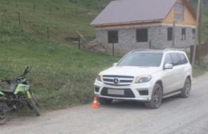 Юный нетрезвый мотоциклист протаранил Mercedes-Benz в Элекмонаре Юный нетрезвый мотоциклист протаранил Mercedes-Benz в Элекмонаре