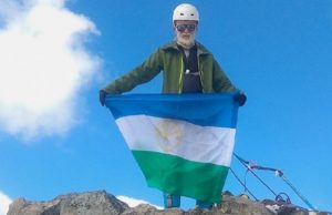 70-летний писатель и путешественник из Башкирии взошел на Белуху 70-летний писатель и путешественник из Башкирии взошел на Белуху