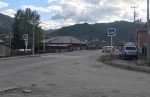Сотрудница полиции сбила ребенка на пешеходном переходе Сотрудница полиции сбила ребенка на пешеходном переходе