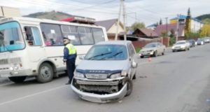 7-летняя девочка попала в больницу после столкновения машин в Горно-Алтайске 7-летняя девочка попала в больницу после столкновения машин в Горно-Алтайске