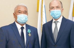 Олег Хорохордин вручил Владимиру Кончеву Орден Дружбы Олег Хорохордин вручил Владимиру Кончеву Орден Дружбы