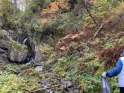 Молодогвардейцы провели субботник на Черемшанском водопаде Молодогвардейцы провели субботник на Черемшанском водопаде