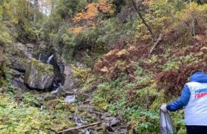 Молодогвардейцы провели субботник на Черемшанском водопаде