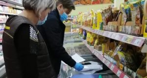 В магазинах на Гардинке проверили соблюдение масочного режима и оштрафовали двух человек