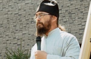 Интерпретация песни «Черный бумер» от шебалинского «Трезвого бати» Интерпретация песни «Черный бумер» от шебалинского «Трезвого бати»