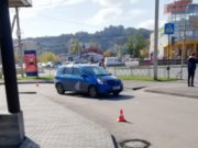 Девушка сбила пожилую горожанку на парковке торгового центра Девушка сбила пожилую горожанку на парковке торгового центра