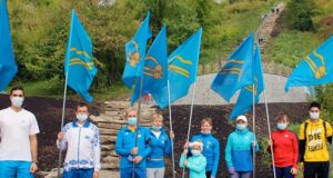 Флаг Горно-Алтайска впервые представили широкой общественности и подняли на Тугаю