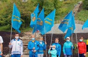 Флаг Горно-Алтайска впервые представили широкой общественности и подняли на Тугаю Флаг Горно-Алтайска впервые представили широкой общественности и подняли на Тугаю