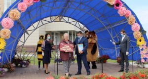 В Горно-Алтайске выбрали лучшего председателя уличного комитета, лучший дом, двор и ТСЖ