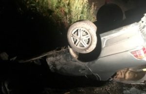 Ночью в Горно-Алтайске перевернулась Toyota Corolla Ночью в Горно-Алтайске перевернулась Toyota Corolla