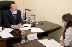 Глава республики возобновил личный прием граждан Глава республики возобновил личный прием граждан