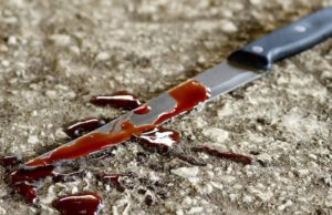 22-летняя девушка ударила ножом мужа старшей сестры 22-летняя девушка ударила ножом мужа старшей сестры