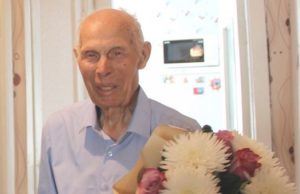 Ветеран Михаил Нечаев отмечает 95-летие Ветеран Михаил Нечаев отмечает 95-летие