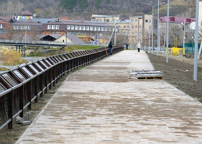 В Горно-Алтайске завершается благоустройство общественных и дворовых территорий