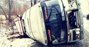 Автобус перевернулся в результате ДТП около Соузги