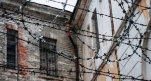 Присяжные признали виновным мужчину, забившего до смерти своего бывшего сокамерника Присяжные признали виновным мужчину, забившего до смерти своего бывшего сокамерника