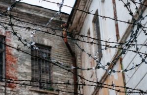 Присяжные признали виновным мужчину, забившего до смерти своего бывшего сокамерника Присяжные признали виновным мужчину, забившего до смерти своего бывшего сокамерника