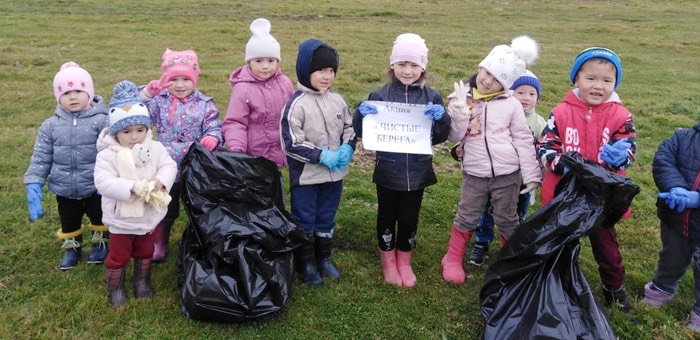Почти 40 тонн мусора собрали на берегах рек в Усть-Канском районе