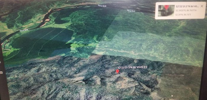 Спасатели пытаются эвакуировать живущего в тайге отшельника, который сломал ногу