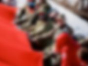 Юнармейцы развернули масштабную копию Знамени Победы в национальном парке «Красноярские столбы»