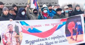 Призера первенства мира по самбо торжественно встретили на границе Республики Алтай