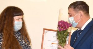 Лучшие студенты и добровольцы получили премии мэра