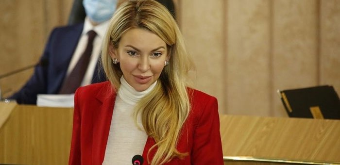 Екатерина Поварова рассказала депутатам о развитии лесной отрасли