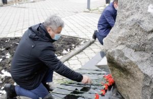 На Алтае почтили память жертв политических репрессий На Алтае почтили память жертв политических репрессий
