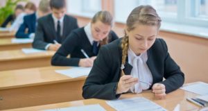 Итоговое сочинение выпускники напишут в апреле, а не в декабре Итоговое сочинение выпускники напишут в апреле, а не в декабре
